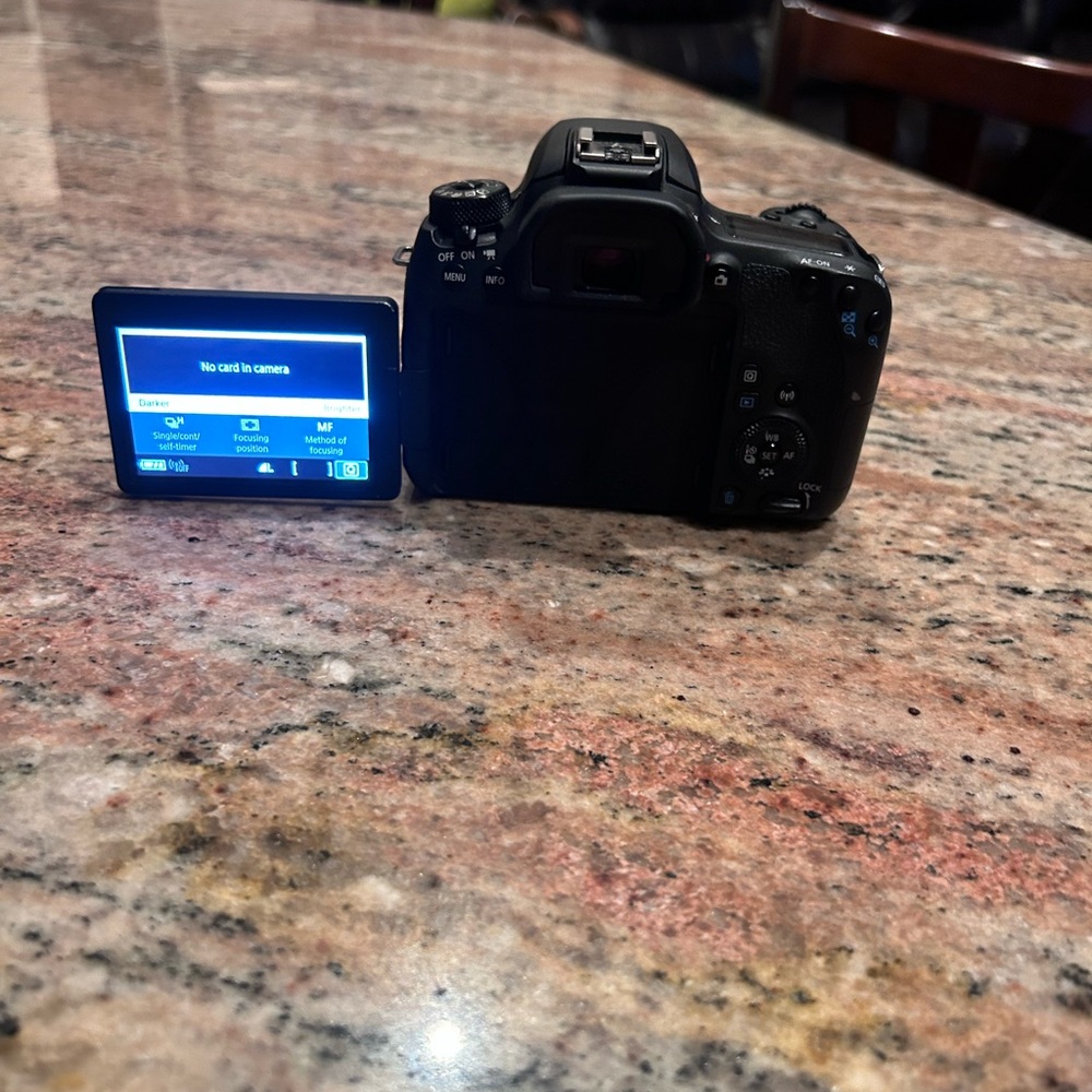 Canon 77d
